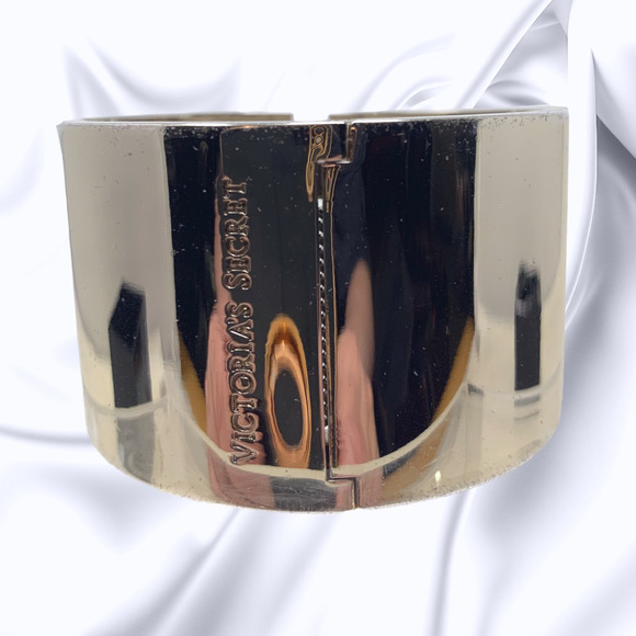 New Victoria's Secret Scandalous Cuff Bracelet Bangle Studs Silver Tone Gift Box - Picture 4 of 9